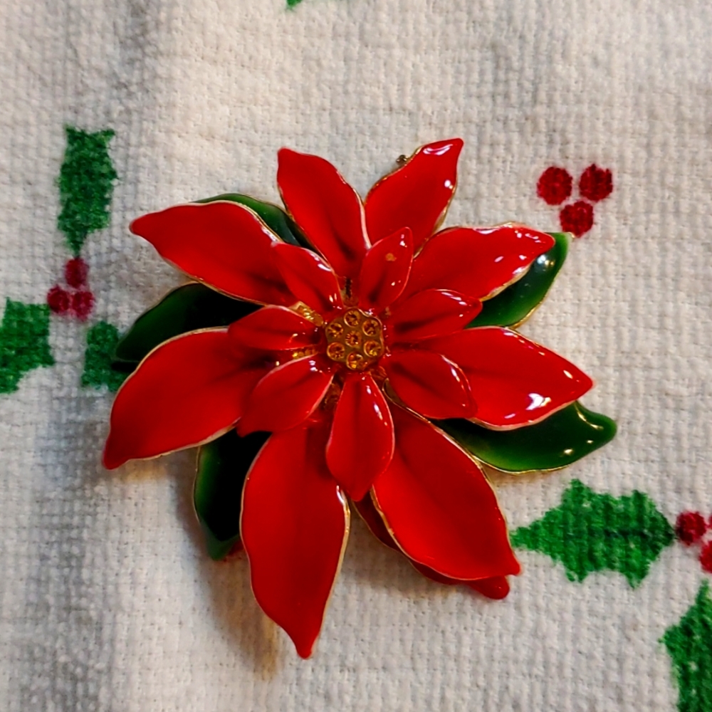 Vintage Enameled Poinsettia Pin.